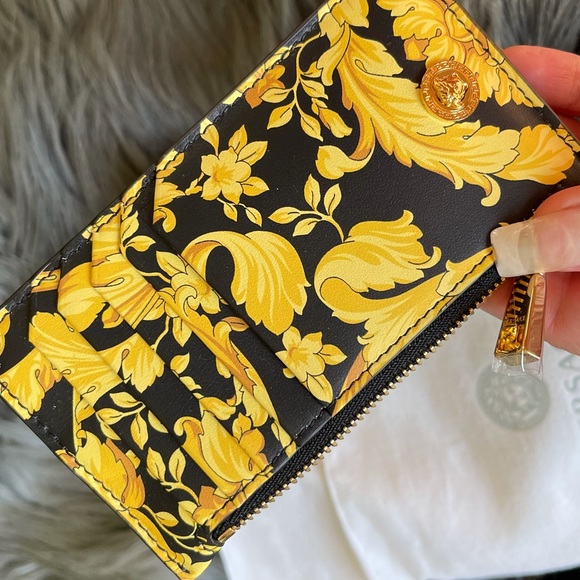 Sold VERSACE 💛 NWB BAROCCO CARD HOLDER WITH KEY FOB - Picture 5 of 11
